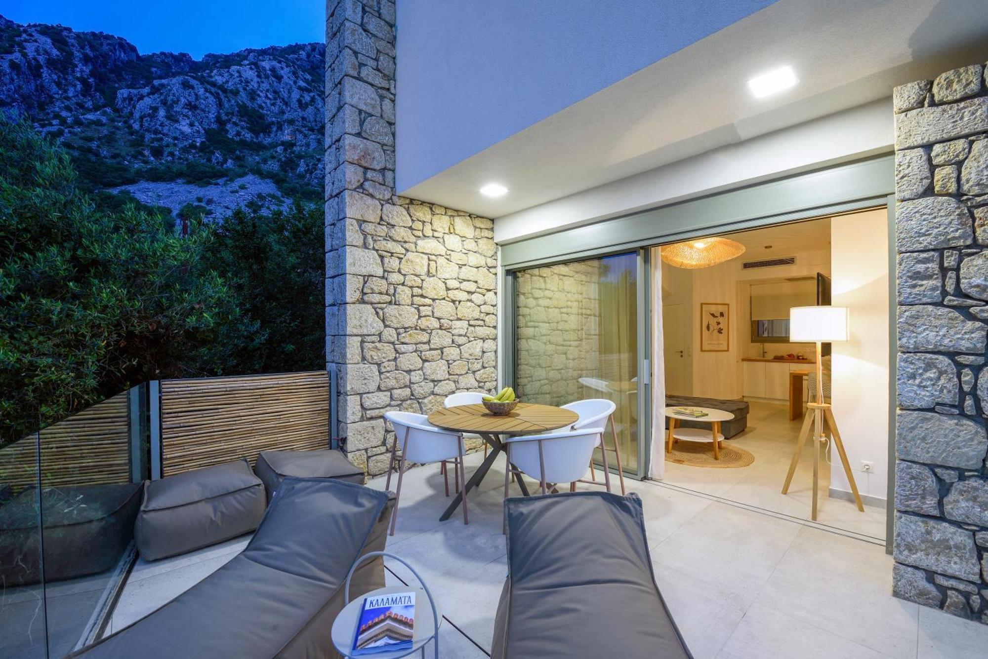 Lithos Retreat 1 Villa Каламата Екстериор снимка